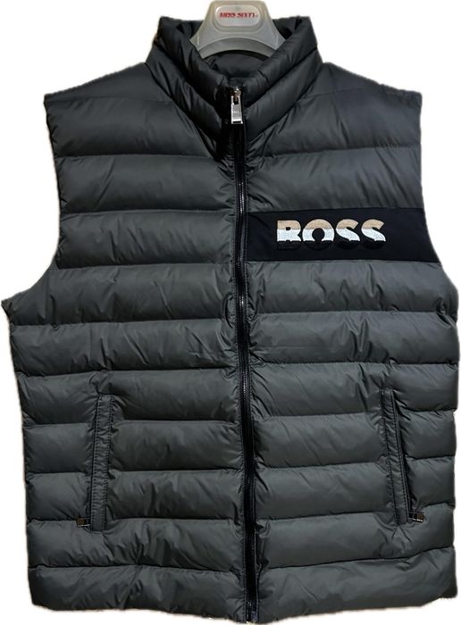 Мъжки елек boss армани. Нова цена 69 лв