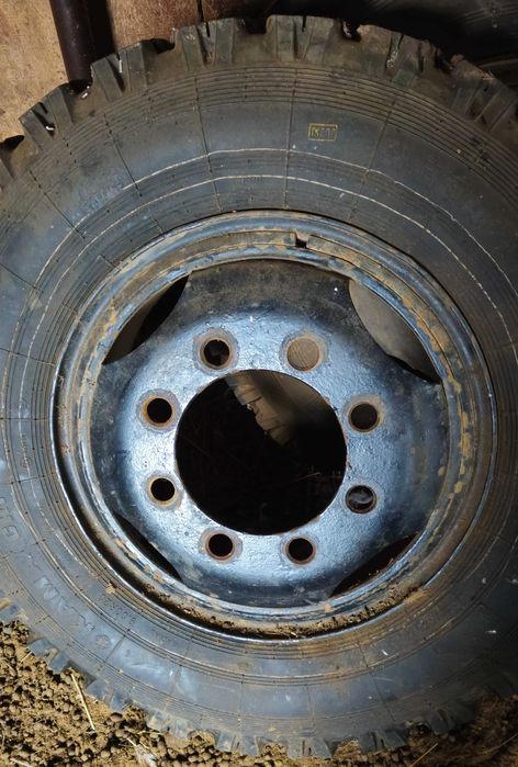 Шины 9.00R20 Кама с дисками на Зил