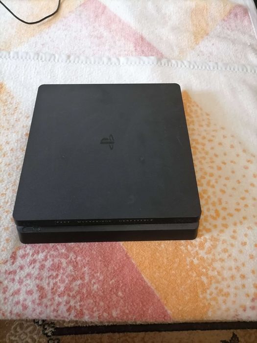 PlayStation 4 slim 500GB