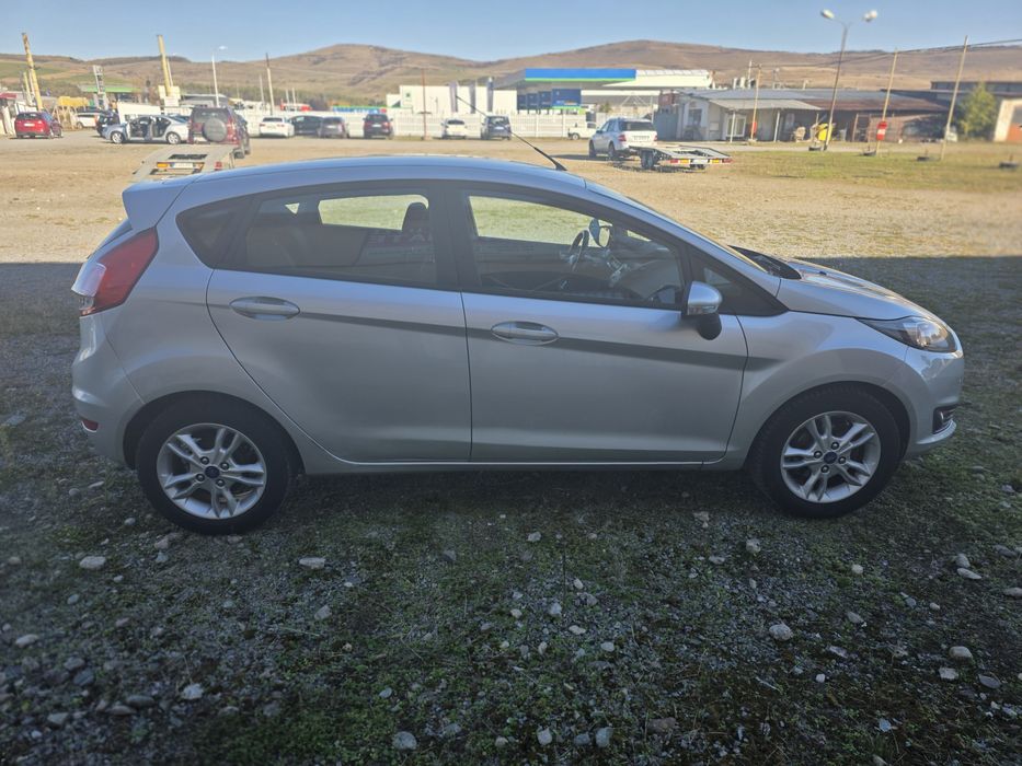 Ford fiesta Sync Edition 1,3 Benzină