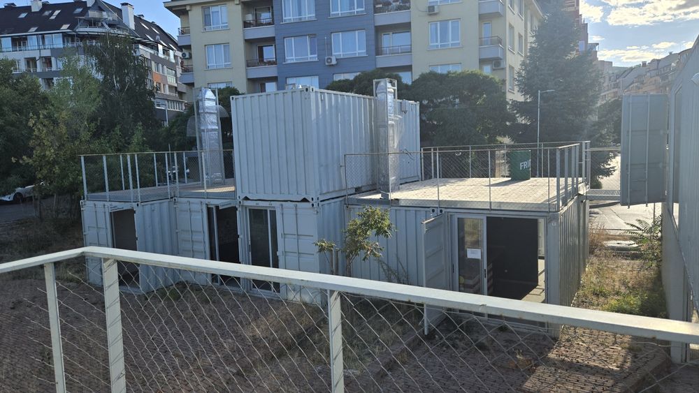 Морски контейнер преустроен в търговски обект