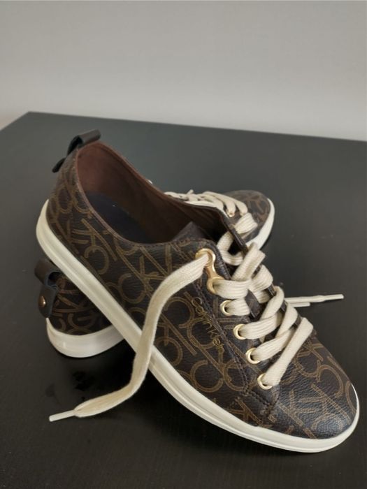 Vand tenesi Calvin Klein femei