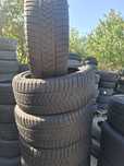 Vand  2 anvelope 235 45 18 pireli bune m+s