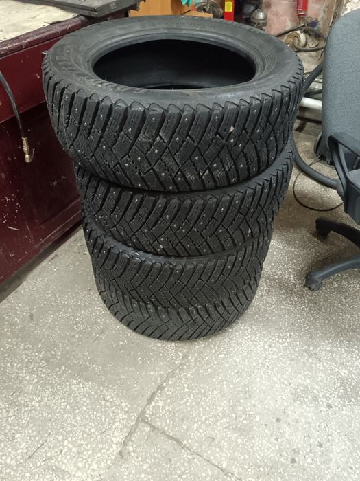 Продам резину GOODYEAR 215/60/16