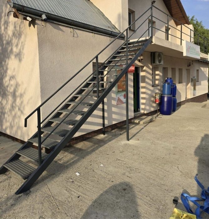 Scara metalice zincate de exterio si incediu