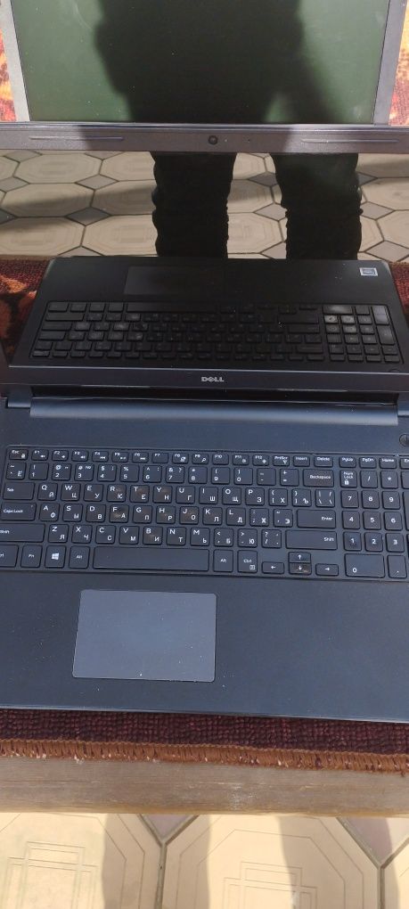 Noutbook dell va Hp
