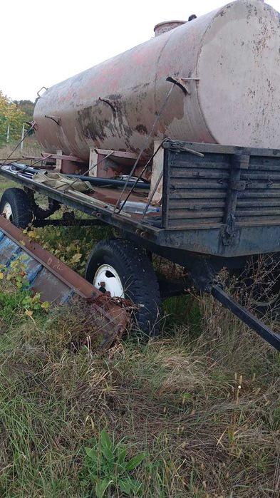 Remorca auto cu bazin apa, stare foarte bună