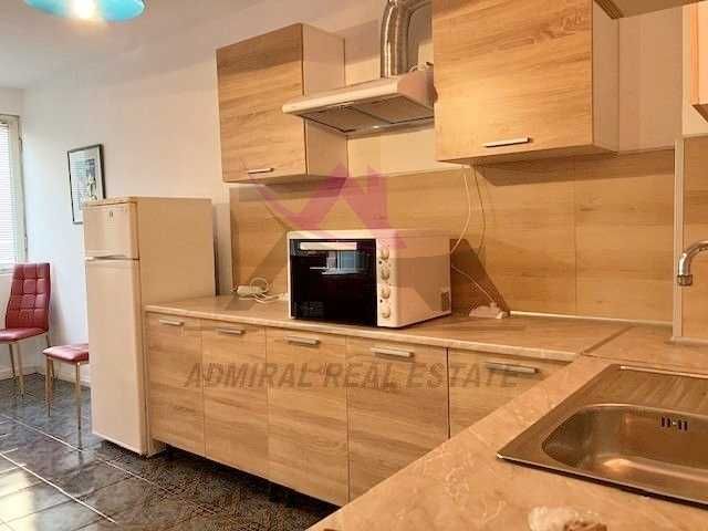 Атрактивна Цена! Топл Локация! Тристаен- Червен Площад