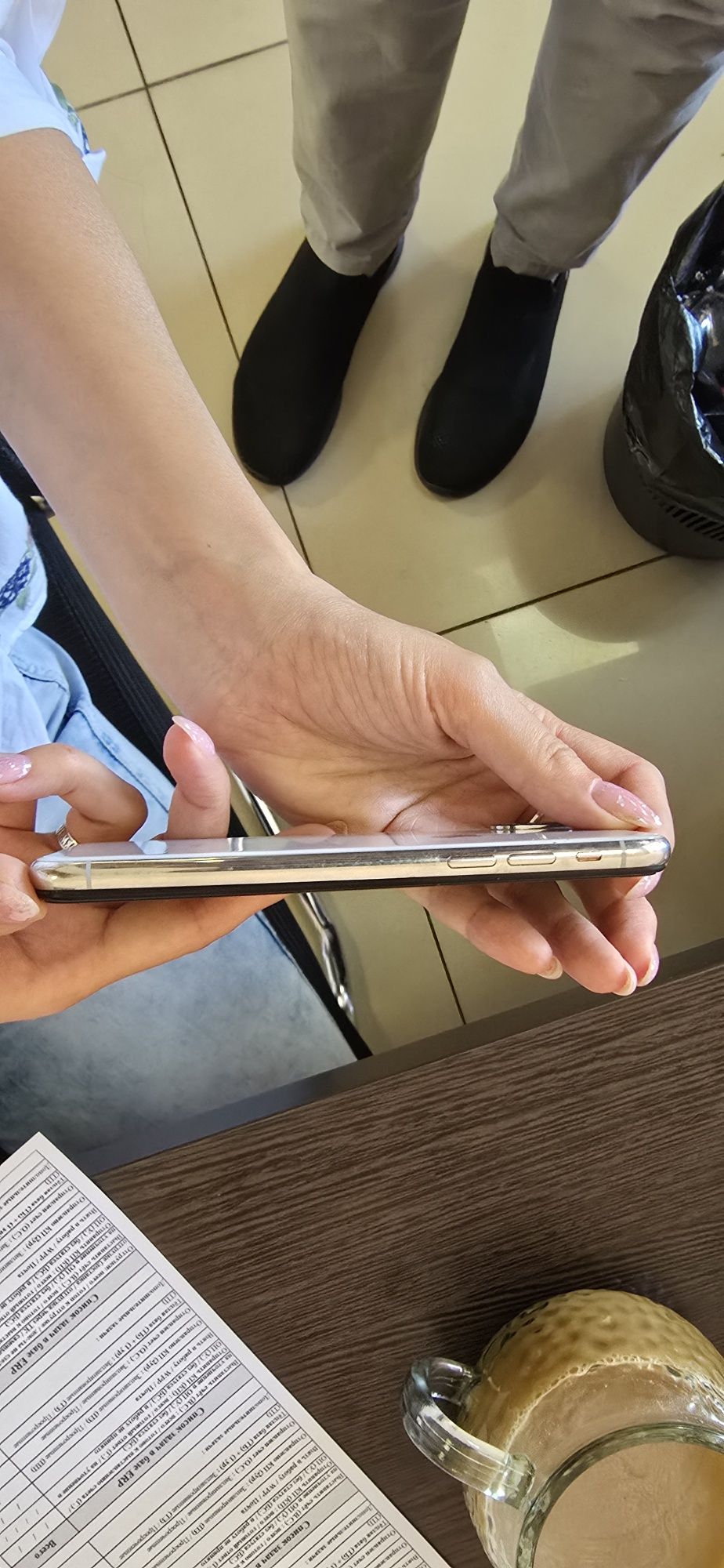 Iphone X 64 гб (в отличном состоянии) + airpods 2 (нужен ремонт)