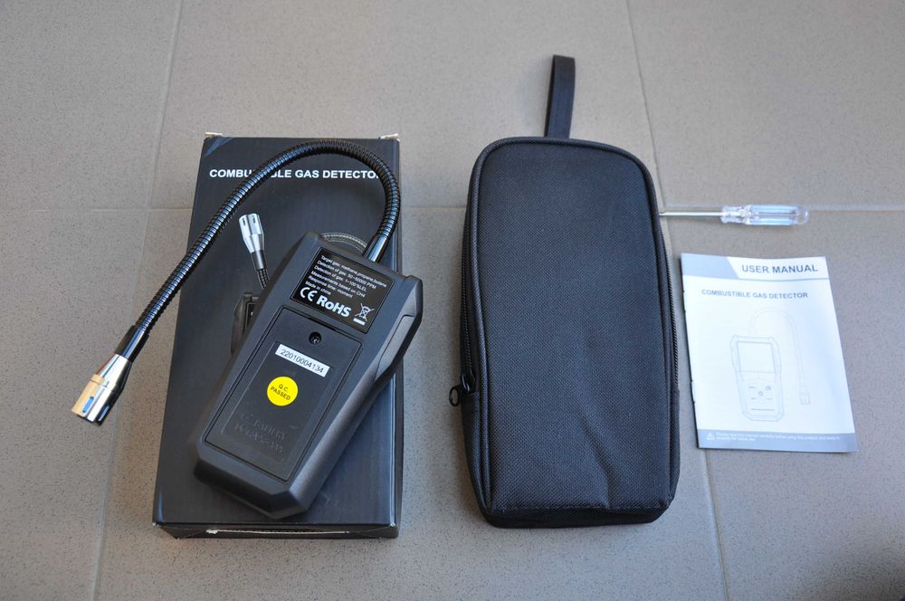 Detector profesional portabil de gaz, cu ecran color, senzor instant