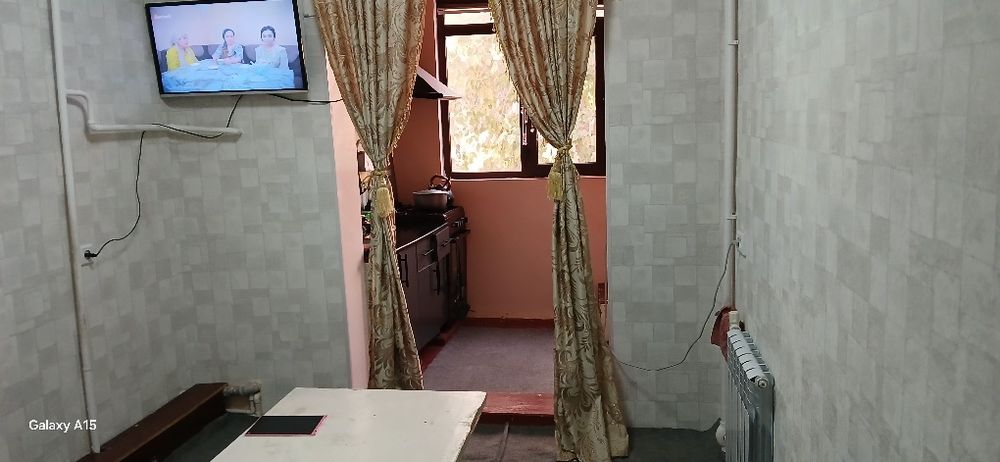 Qarshi 6 mk 3 xona 3etaj uy sotiladi 500 milon sovdosi bor kelishamiz