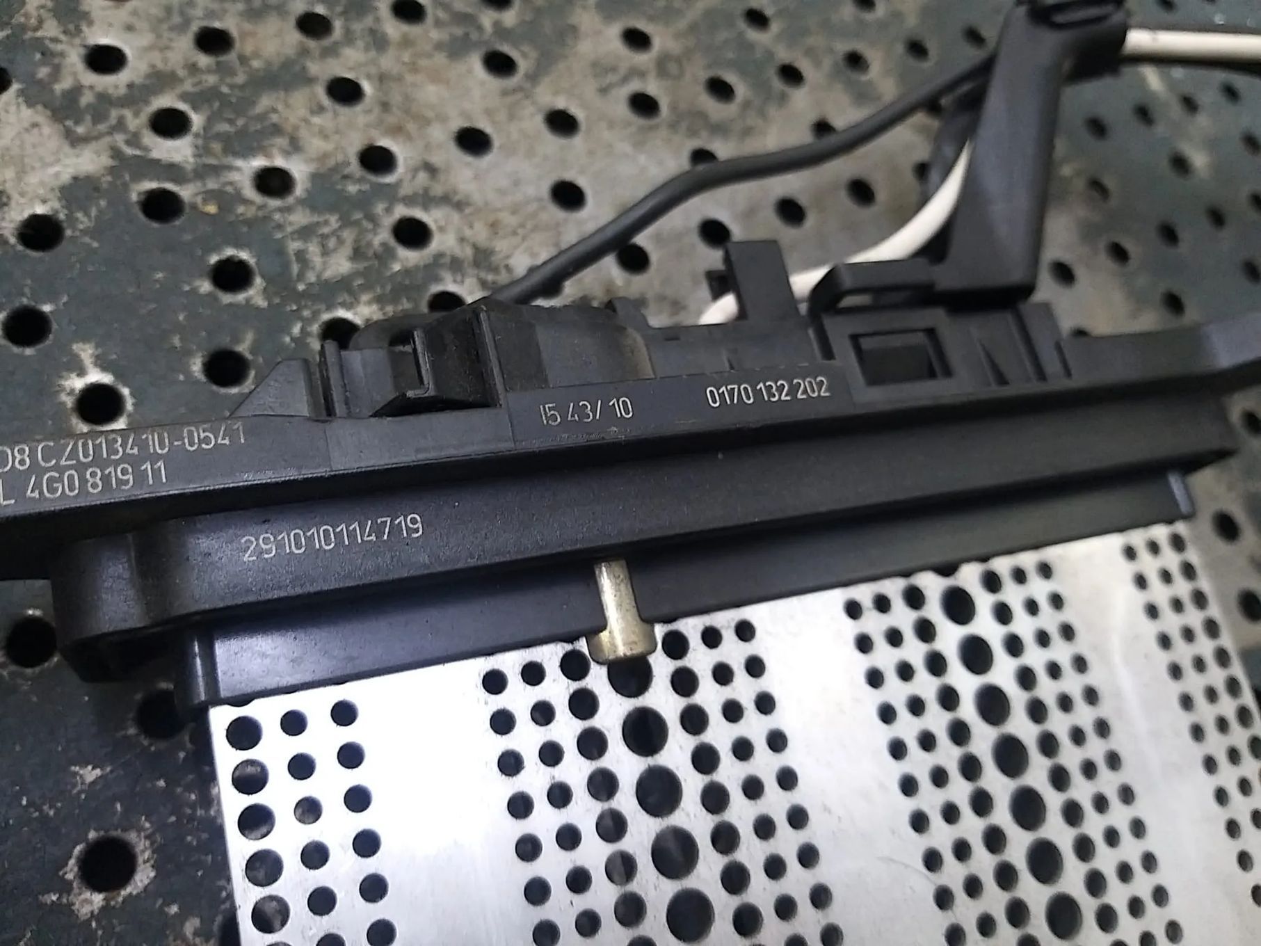 Rezistenta electrica bord audi a7 4g 4g081911