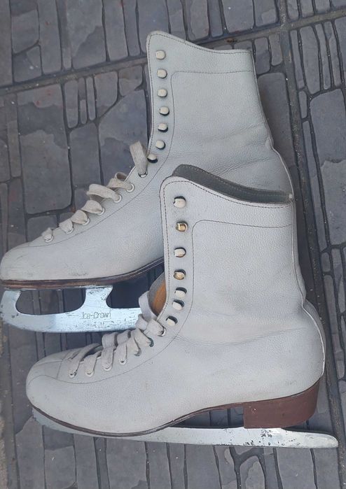 Patine de gheata adulti piele naturala