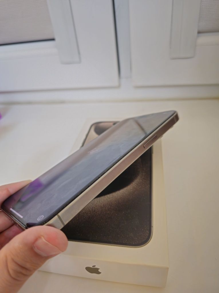 Iphone 15 pro max Titan SIM