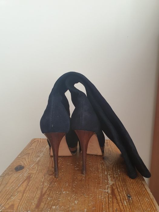 Черни, високи, велурени ботуши Casadei