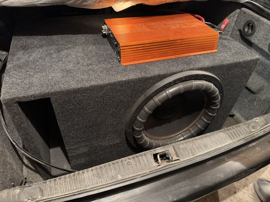 Сабвуфер на весь багажник