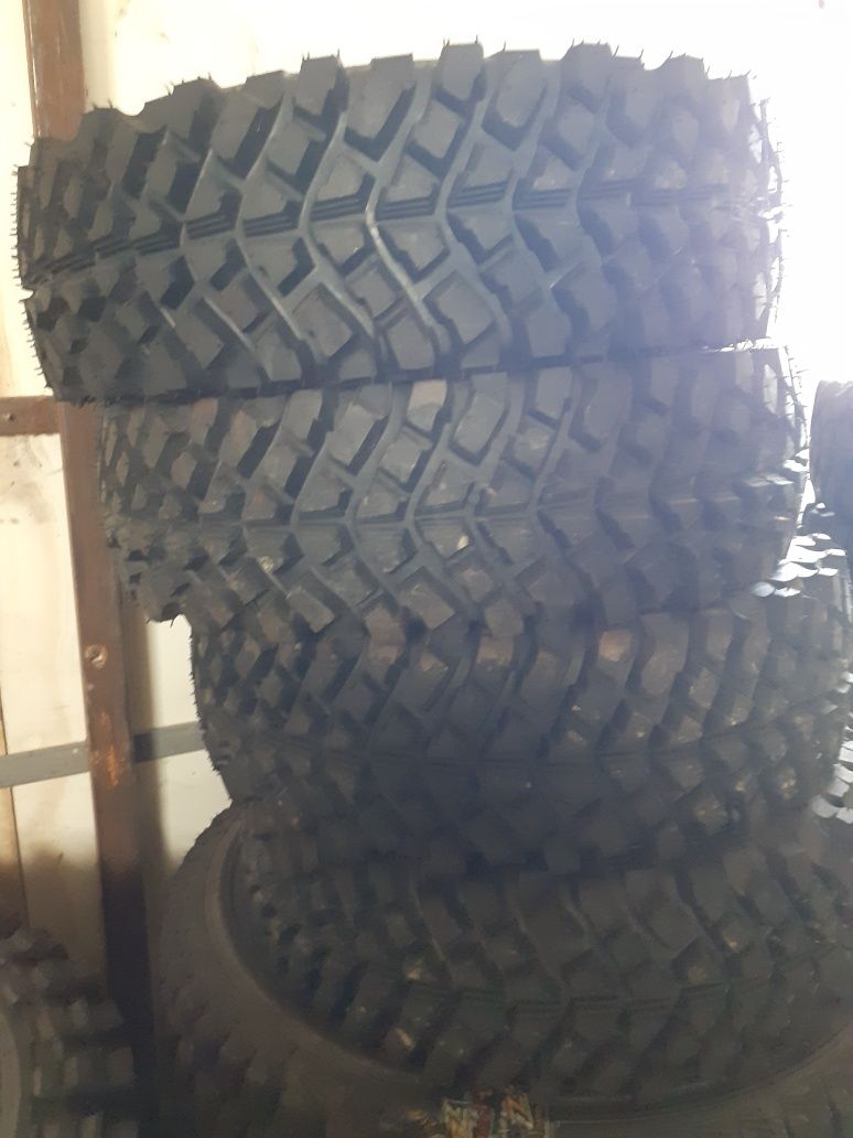 Anvelope off road 185 /65 R 14.