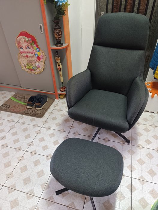 Vând doua fotolii noi și cu suport picioare