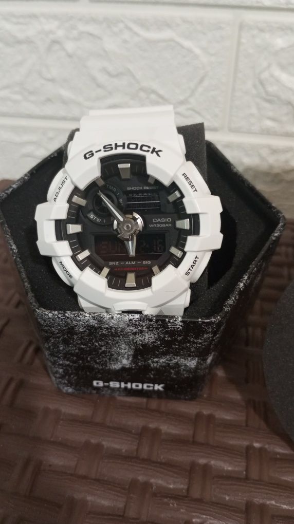 Часовник G-SHOCK