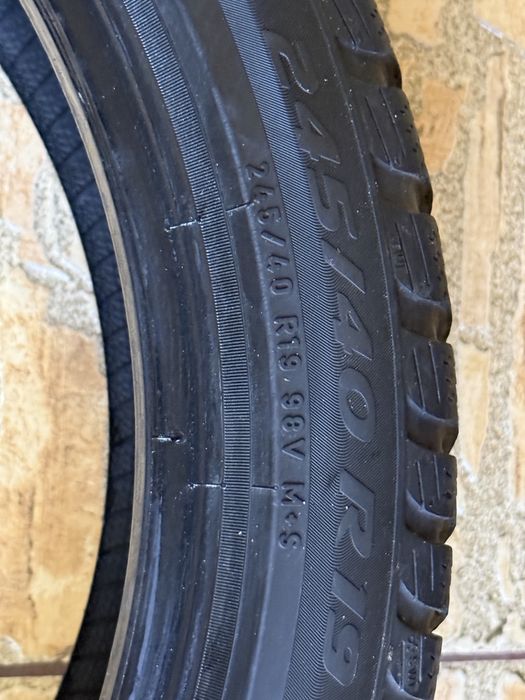 Anvelopa de iarna 245/40/19