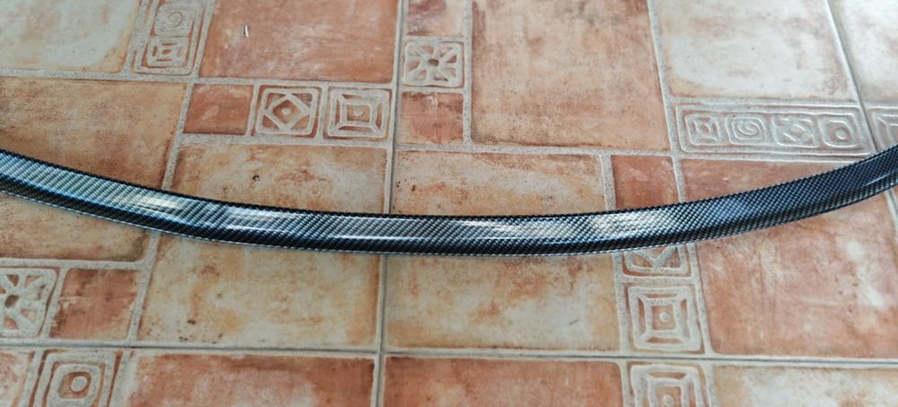 Lip spoiler portbagaj