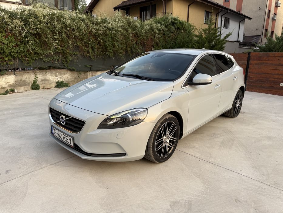 Volvo V40 - 2016