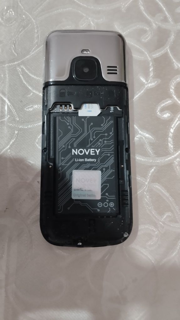 NOVEY 670 telfon