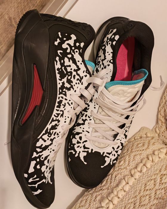 Ghete baschet Nike Jordan Zion 3
