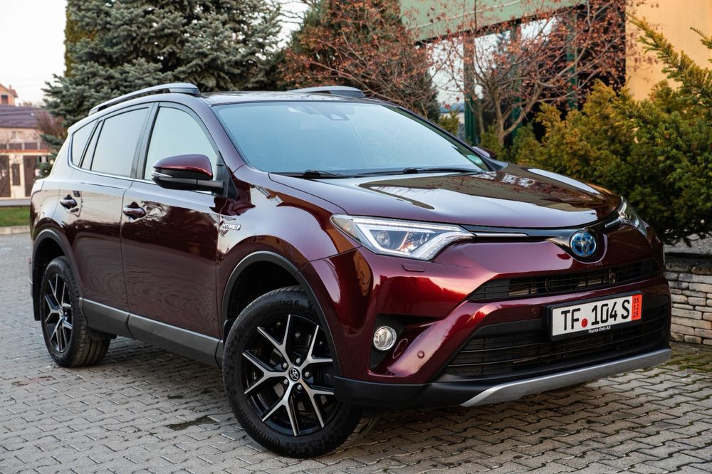 Toyota Rav 4 hibrid +benzina /automat /distronic /culoare desebita