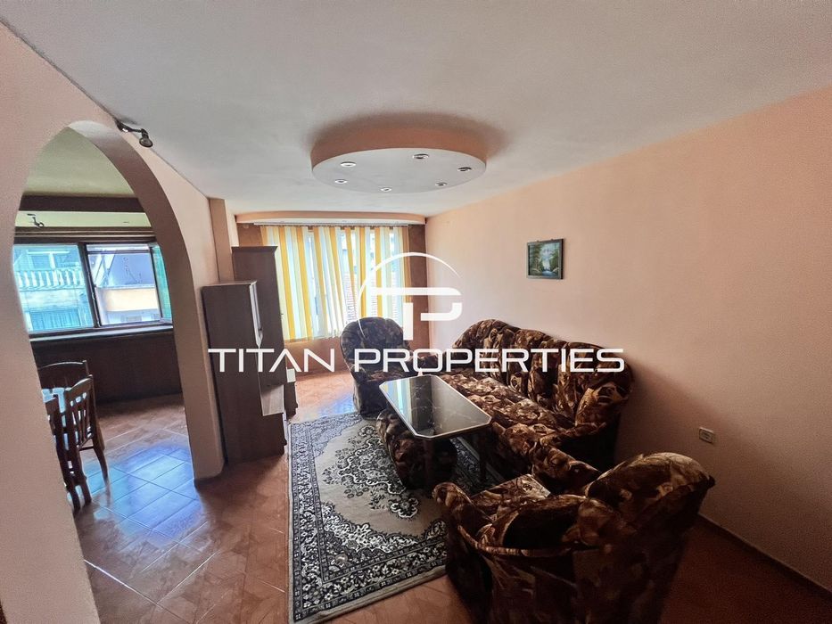 Дава се под наем Двустаен апартамент в Бургас, Възраждане - 60 кв.м за 357 € - Снимка #1