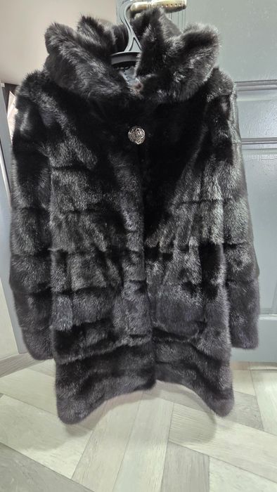 Продам Шубу  норковую