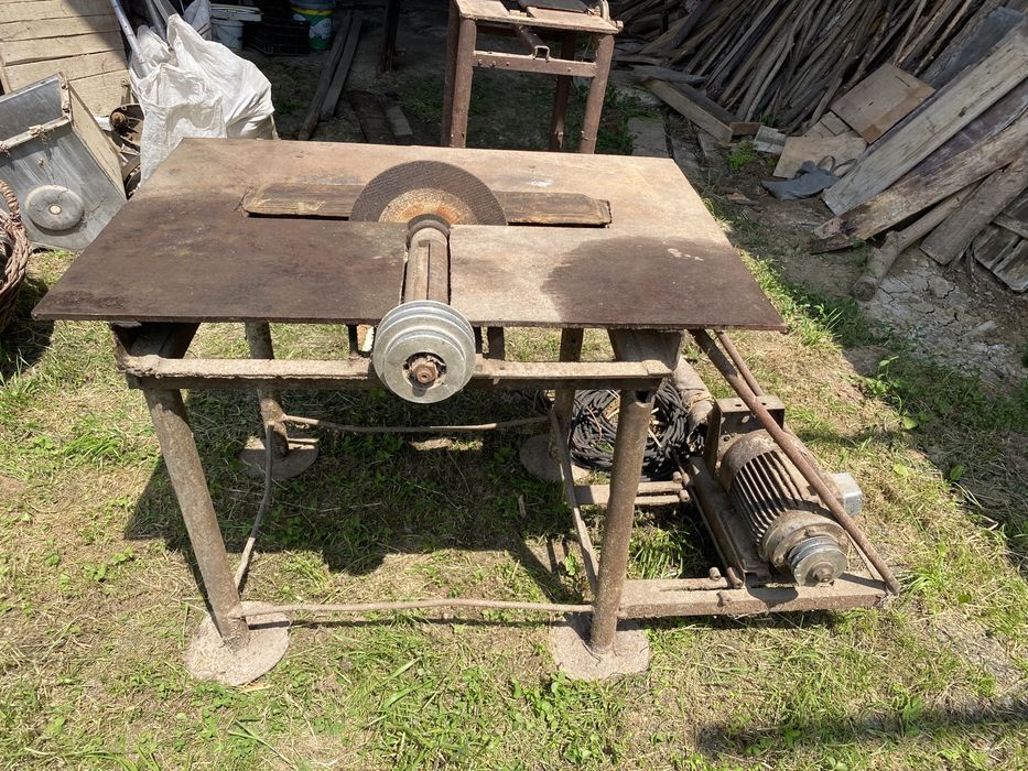 Masă abric, polizor, masă de tăiat lemne