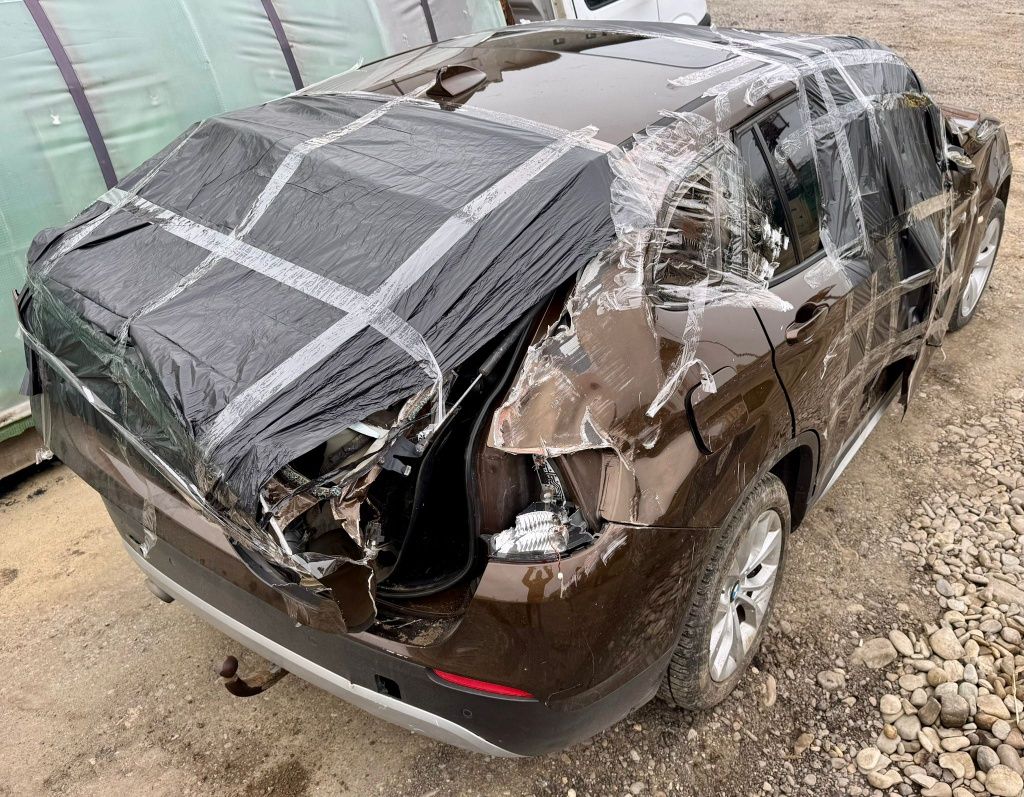 Dezmembrez BMW X1 motor 2.0 cutie manuala 4x4 volan stânga