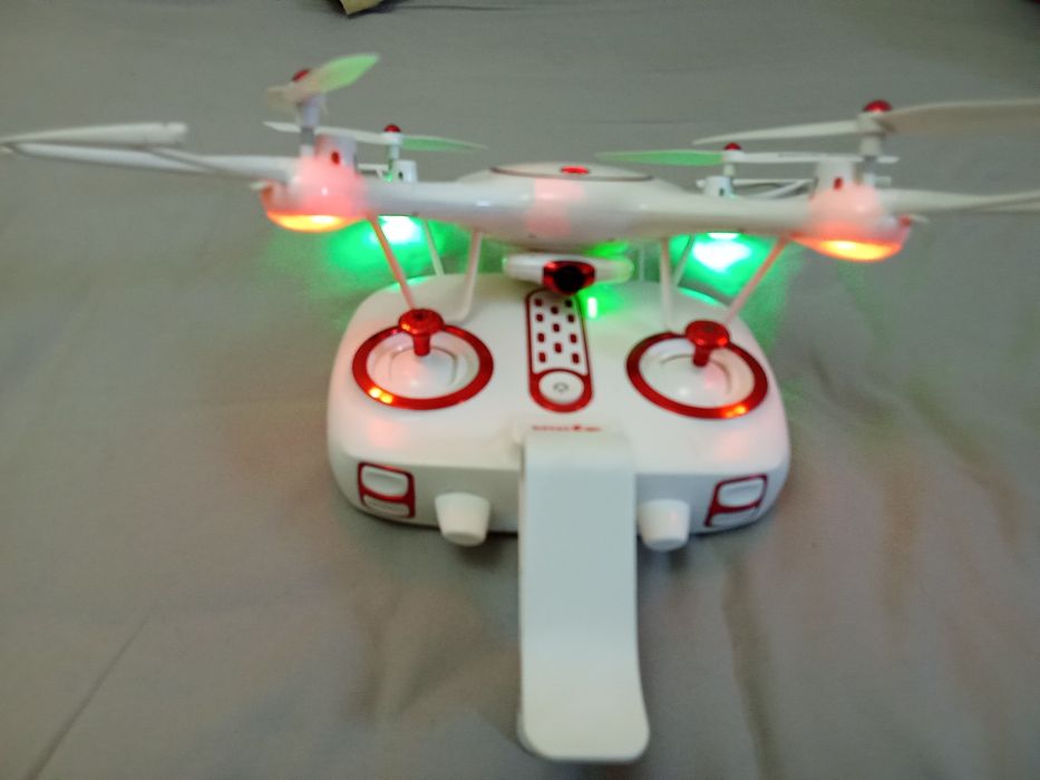 Квадракоптер  SYMA.