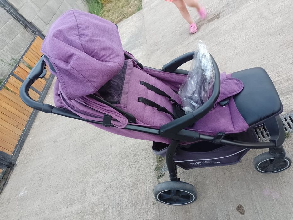 Vând cărucior in stare foarte buna