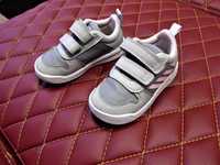 Детски маратонки Adidas номер 22