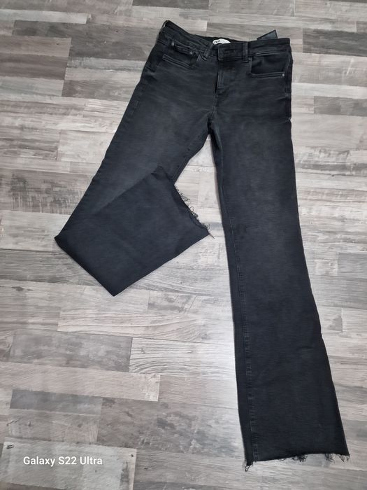 Blugi Zara M negri evazati elastici