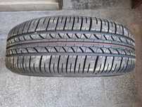 Продавам комплект нова гума Bridgestone 15 цола с джанта и крик