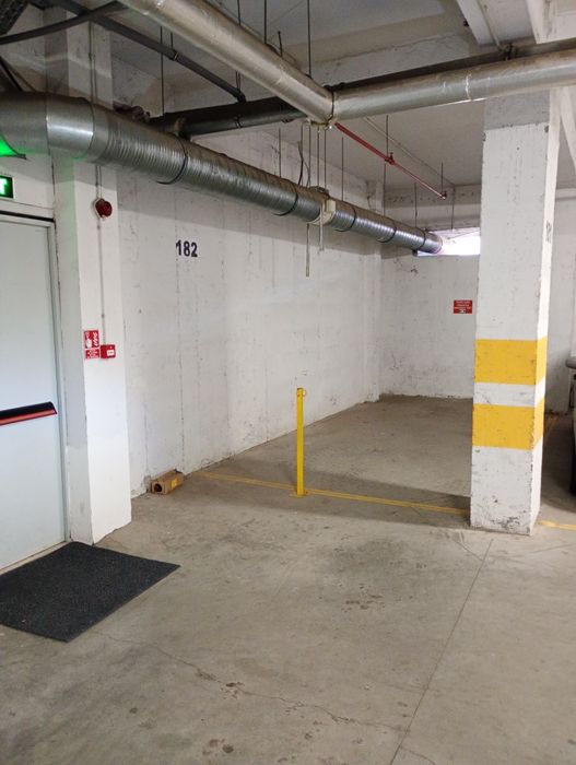 Închiriez locuri de parcare subterane Ring residence