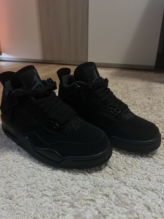Jordan 4 black cat
