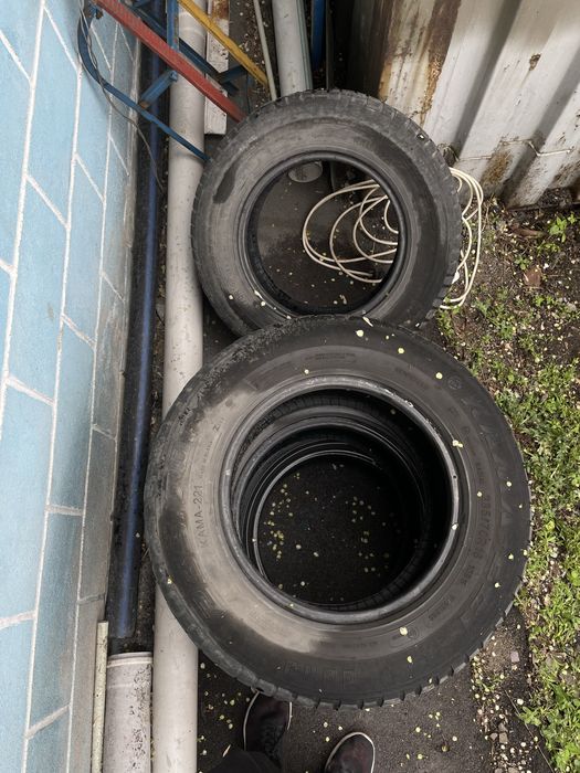 235/70/16  И   205/70/16  бушные продам 50 тысяч есть торг