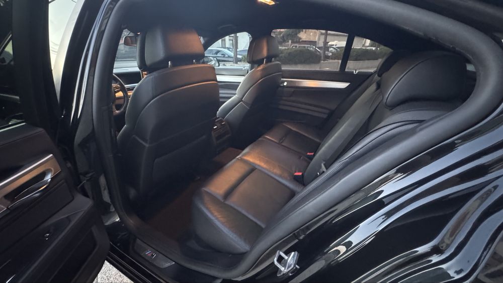 Bmw seria 7 / f01 / 730d / 245cp / M pachet / impecabil