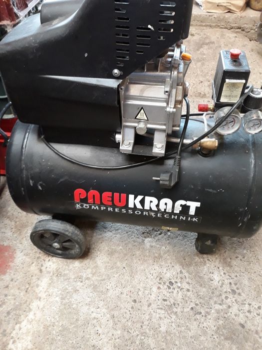 Compresor aer complet la 220v preț.820 lei.