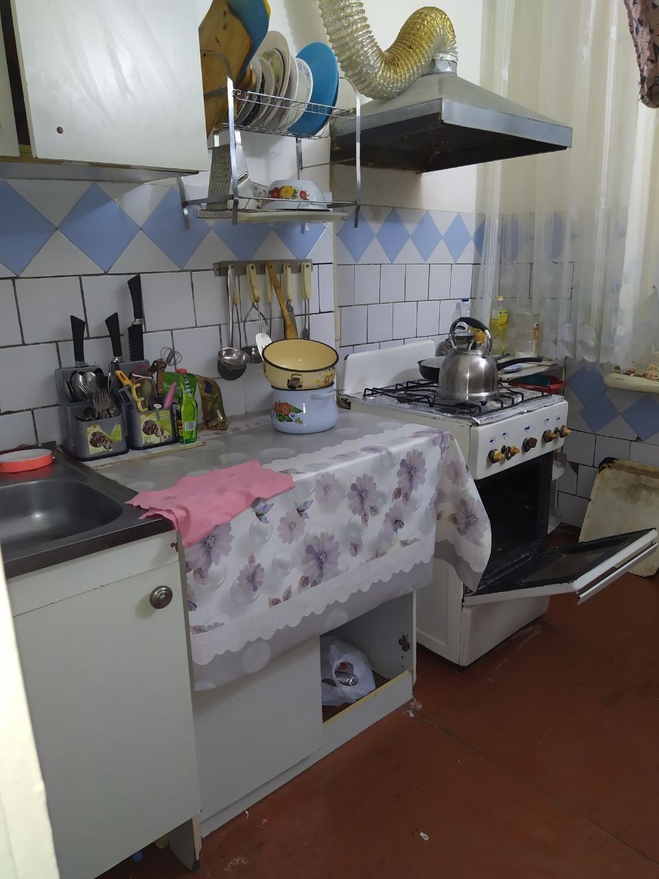 2 xonaliy kvartiyra sotiladi