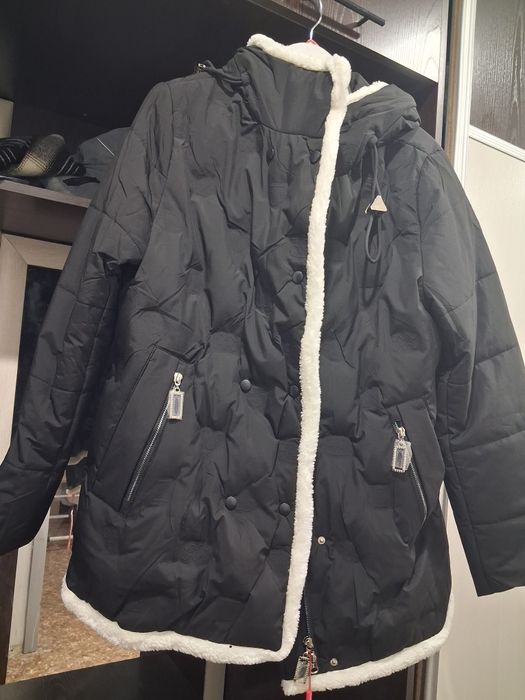 Продам куртку на весну