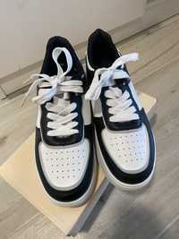 Нови черно-бели ежедневни обувки