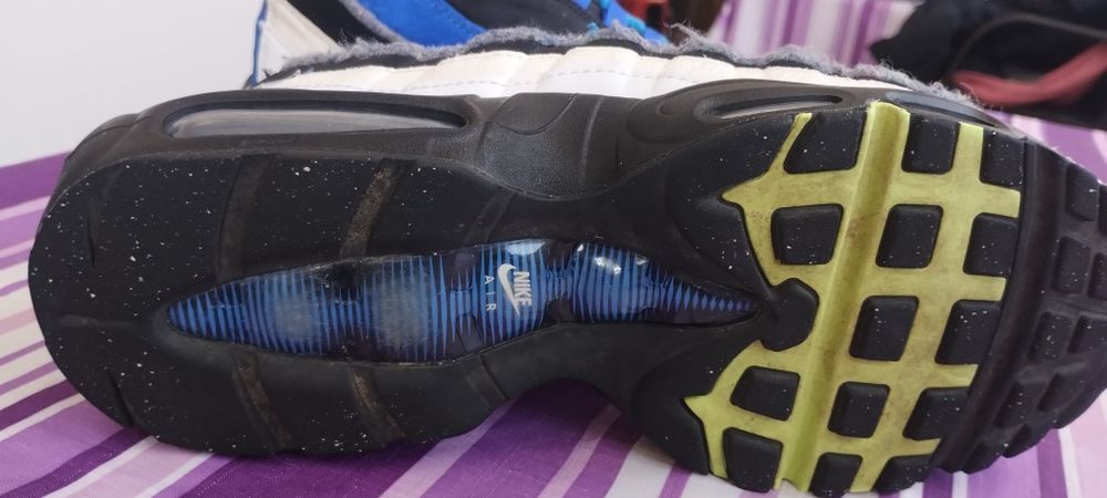 Adidași Nike mărimea 42