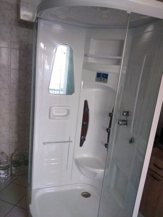 Cabină de duș cu functii