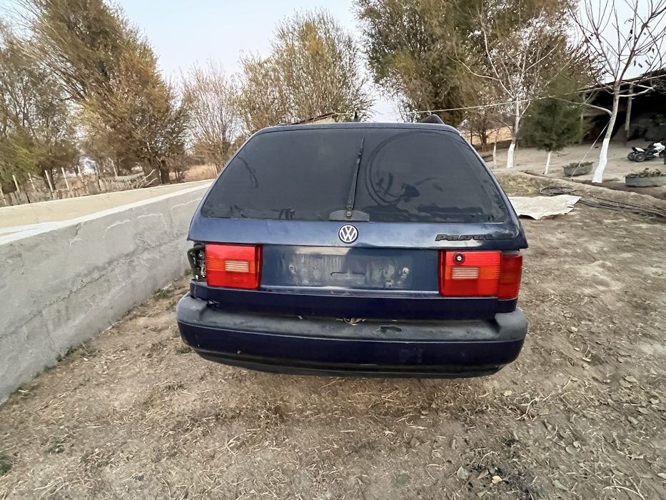 Продам в полный разбор автомобиль Фольксваген Пассат б4