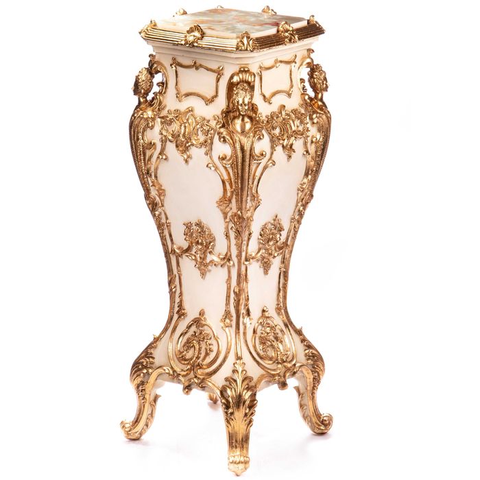 Piedestal sculptural, finisaj auriu cu foita de aur și blat din onix